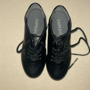 SOLD‼️ Black Capezio Tap Shoes Children’s size 10 great shape